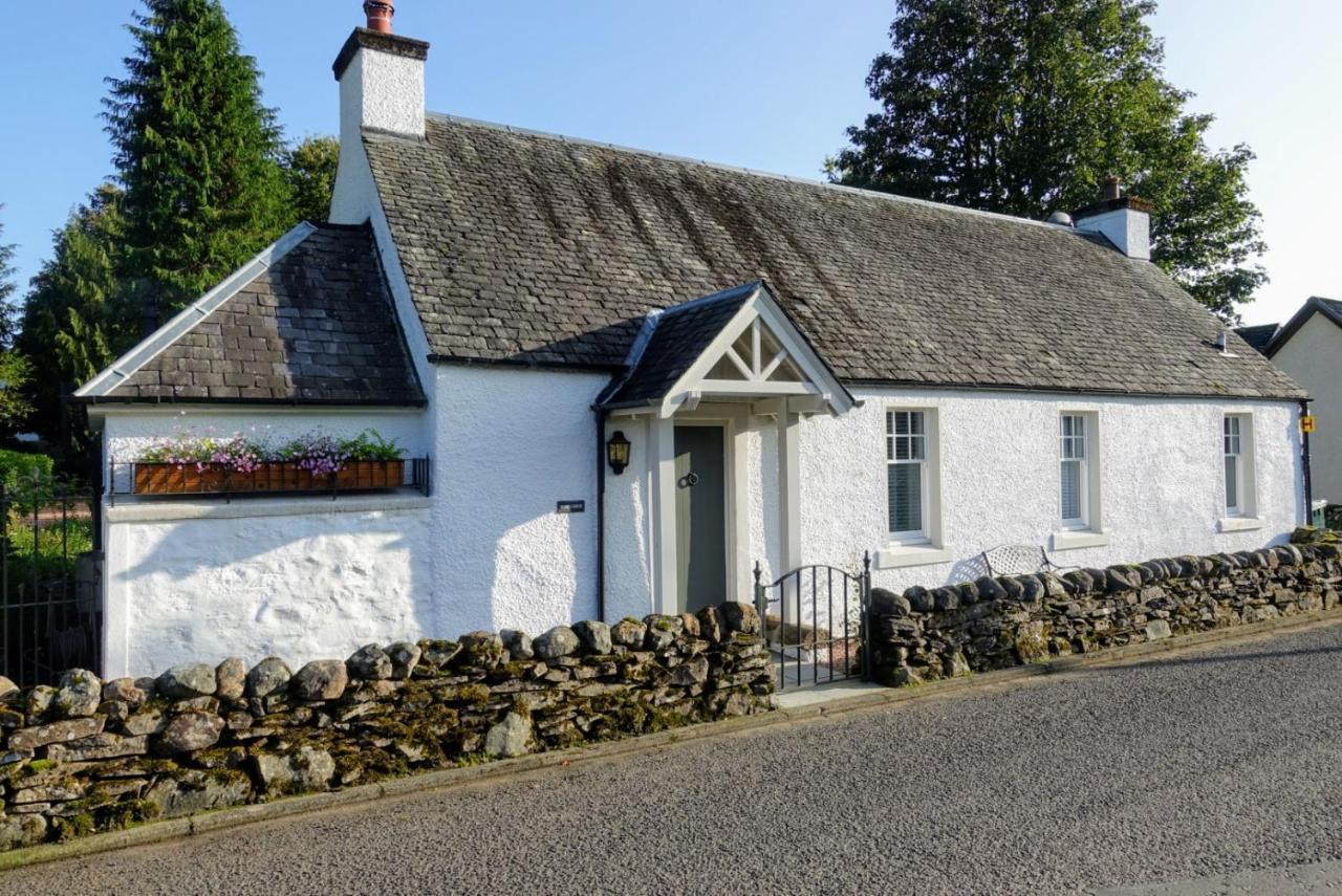 Ross Lodge Comrie Exterior photo